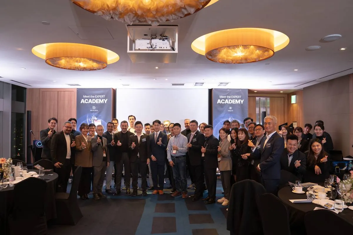 Group photograph of all attendees and faculty at the ilooda Meet the Expert Academy 2024 — Intercontinental Seoul COEX